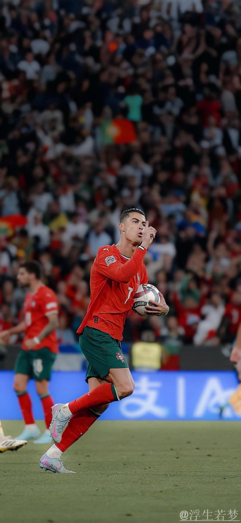 克里斯蒂亚诺·罗纳尔多无私举动：点球礼遇给马内，终止进球荒，生涯进球达925球并获得MVP荣誉