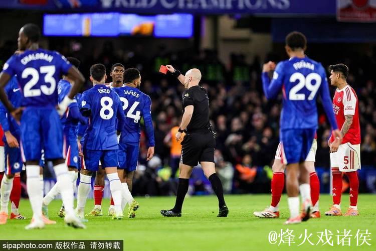 官方:凯塞多踩踏对手停赛3场 盖耶掌掴队友停赛2场 官方:凯塞多踩踏对手停赛3场 盖耶掌掴队友停赛2场